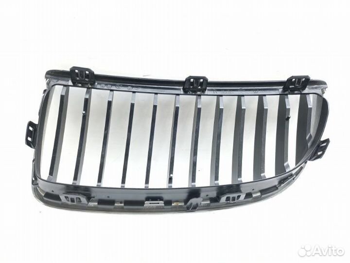 Решетка радиатора передняя правая Bmw 3-Series E90