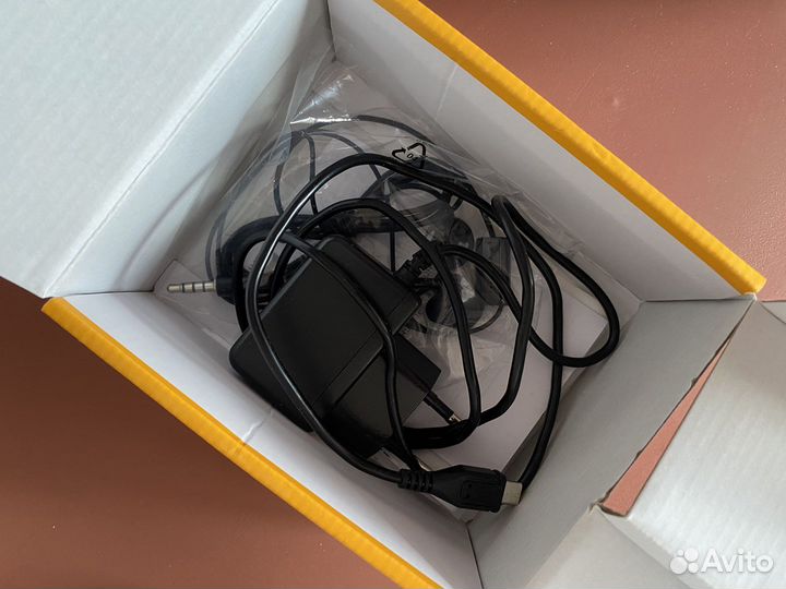 Телефон philips xenium e207 синий
