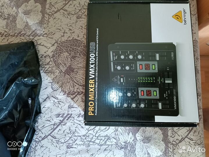 Микшерный пульт Behringer VMX100USB