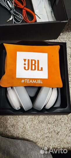 Беспроводные наушники JBL E55BT