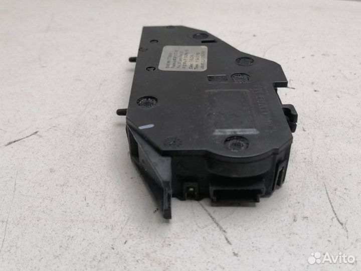 Замок бардачка Bmw X5 E70 4.8 2008