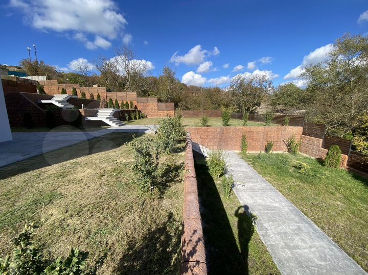 Дом 371 м² на участке 16,7 сот.