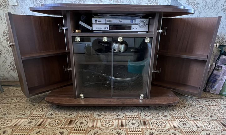 Тумба под телевизор