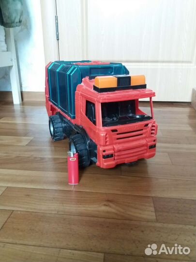 Игрушка мусоровоз