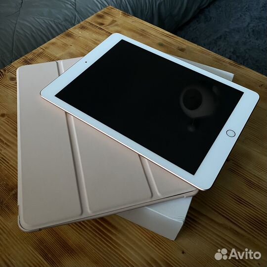 Планшет Apple iPad 9.7 2018 RU 32 гб Wi-Fi золотой