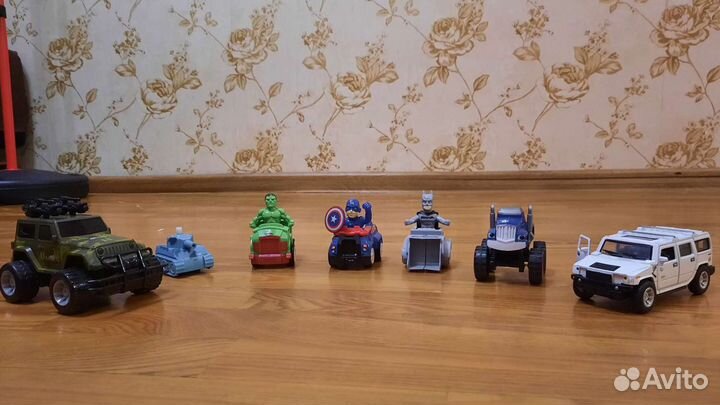 Игрушка автомобиль