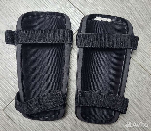 Щитки футбольные Adidas