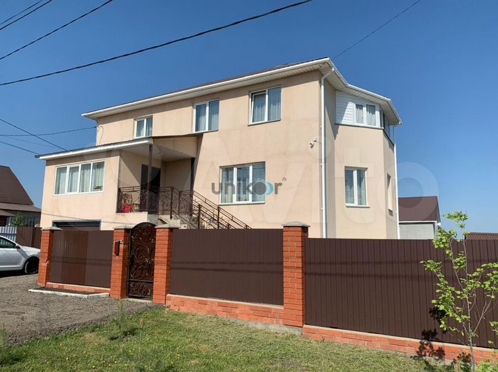 Дом 270 м² на участке 10 сот.