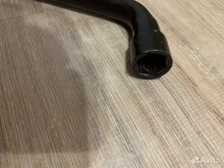 Оригинальный Балонный ключ 19 от Ниссан note