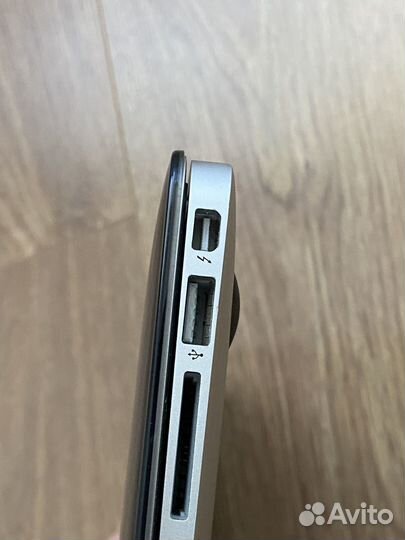 MacBook Air (13-inch, 2017)