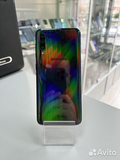 Телефон Samsung A50 4/64