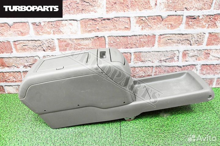 Подлокотник Toyota Harrier MCU15W 1mzfe