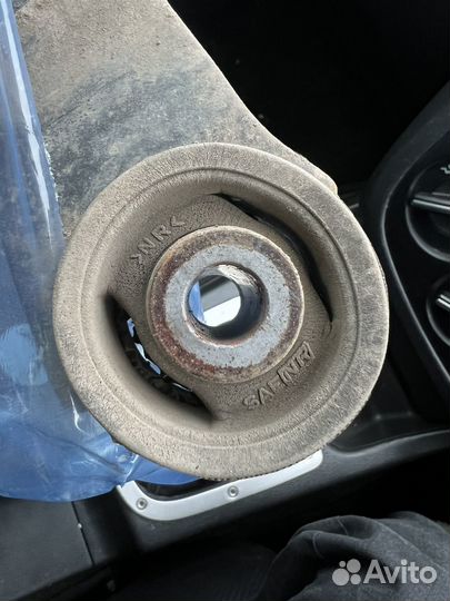 Задняя опора редуктора Subaru impreza GG