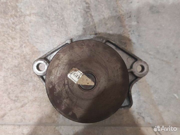 Помпа водяного насоса 036121008M