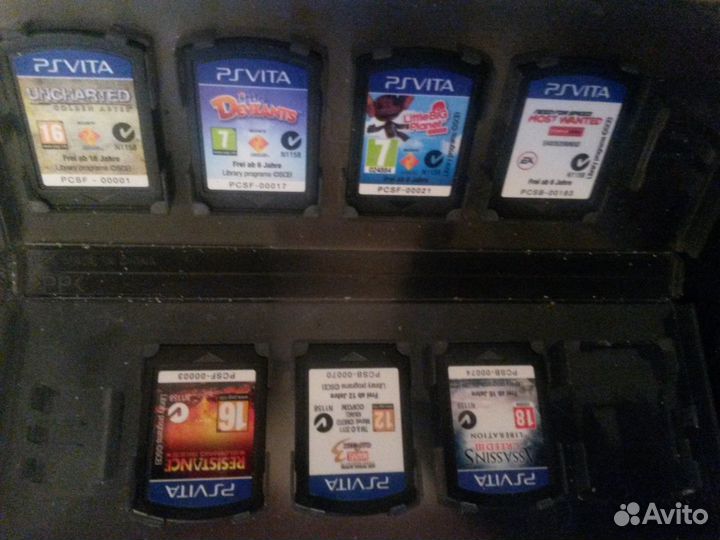 PS Vita с играми