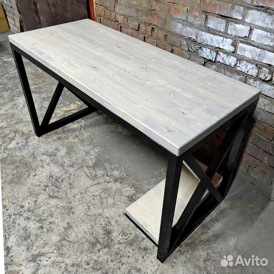 Компьютерный стол / игровой стол