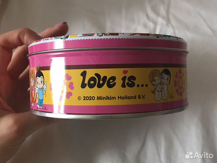 Коробка подарочная железная Love is