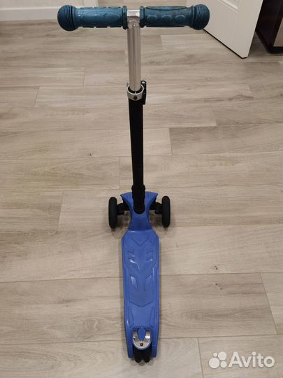 Самокат детский бу трехколесный Triumf active