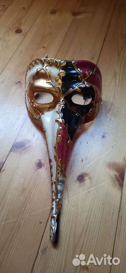 Венецианская карнавальная маска
