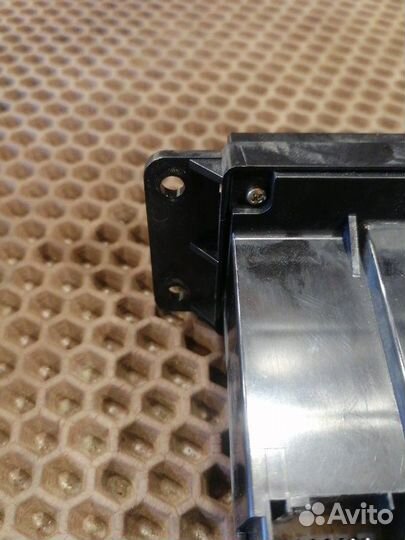 Кнопка стеклоподъёмника передняя правая Land Rover