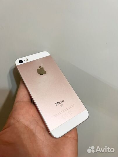 iPhone SE, 32 ГБ