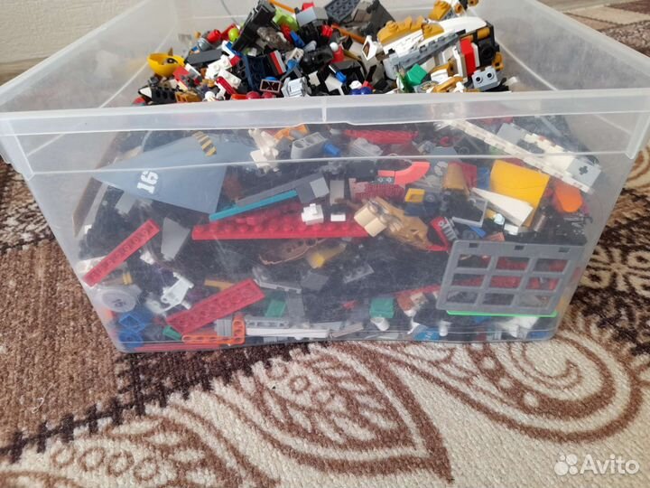 Коробка лего