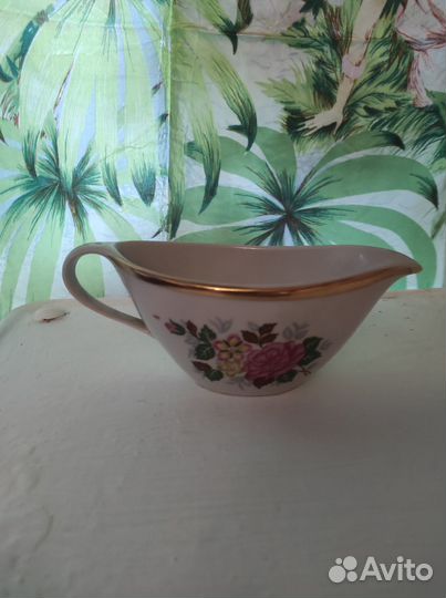 Сахарница и соусница