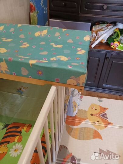 Пеленальная доска на кроватку