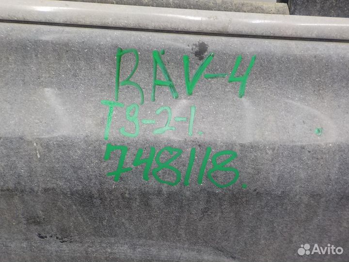 Дверь задняя правая Toyota RAV4