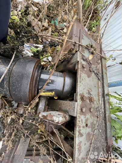 Цилиндр подьема кузова на хово 4 осник