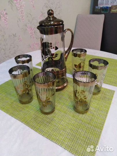 Стаканы и графин