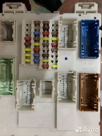 Монтажный блок на Ford Focus 3