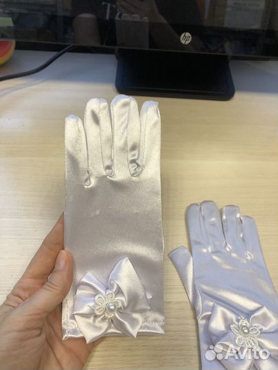 Перчатки белые атласные для девочки