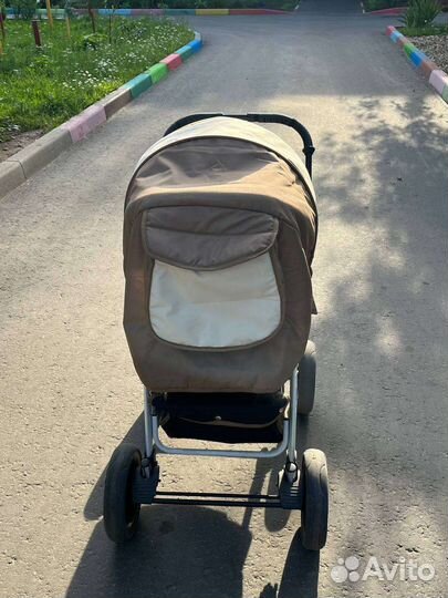 Прогулочная коляска Melly