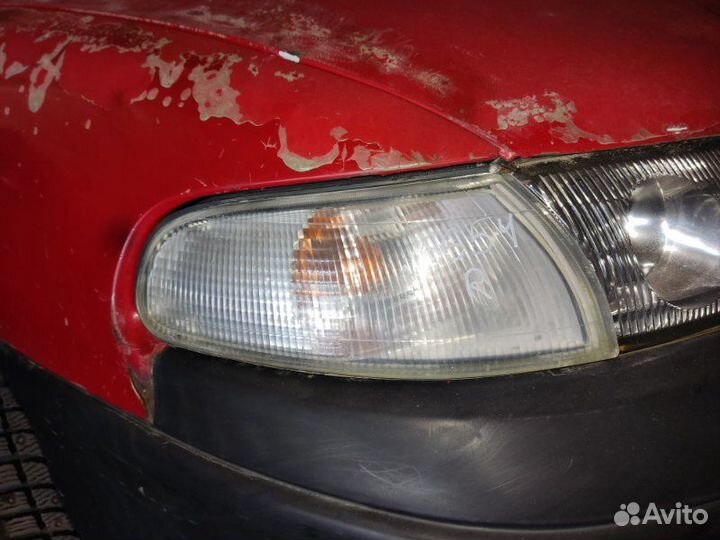 Поворотник передний правый Mazda 626 Ge лифтбек