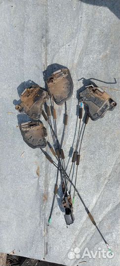 Замок двери Toyota Camry V40