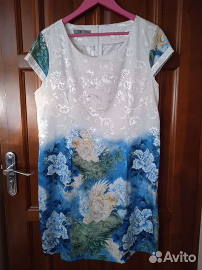 Продаю платья