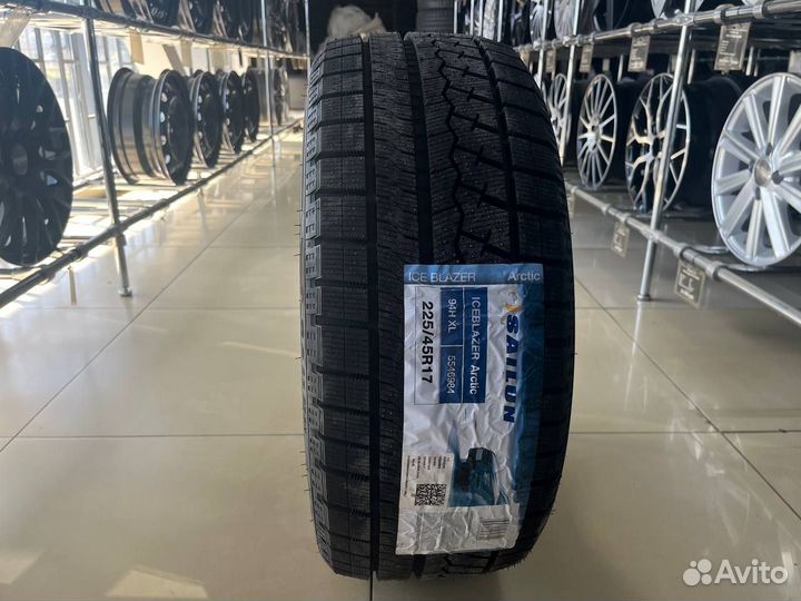 Sailun Ice Blazer Arctic 225/45 R17 94H