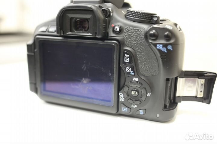 Фотоаппарат Canon 600D body (10 тысяч кадров)