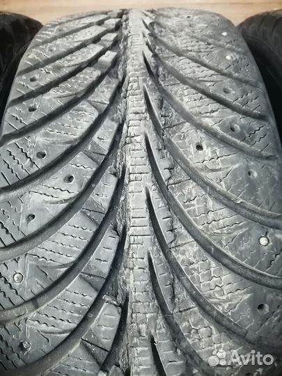 Goodyear UltraGrip 215/55 R17