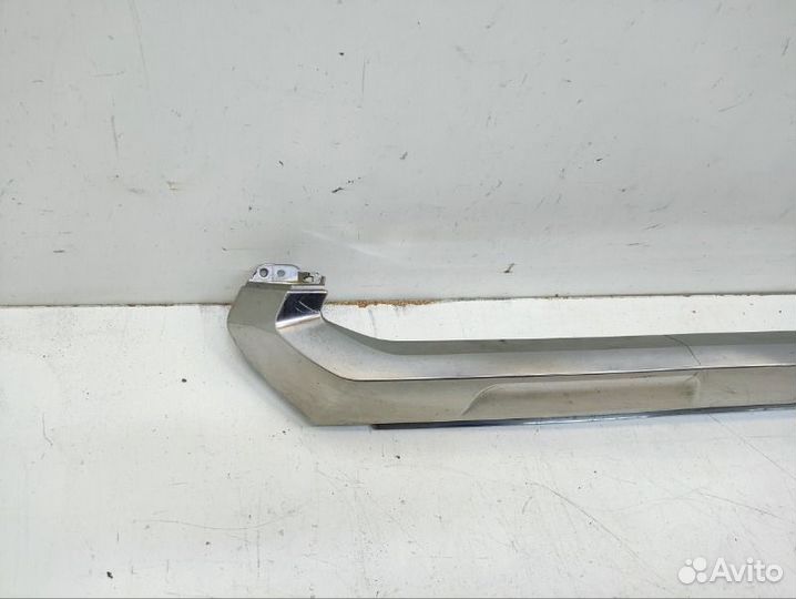 Молдинг решетки радиатора передний Lexus Rx 4