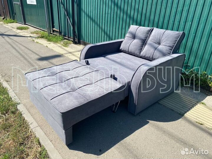 Маленький диванчик