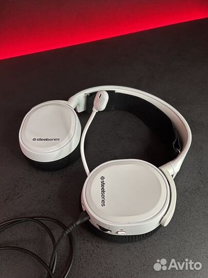 Игровые наушники SteelSeries Arctis 3 белые
