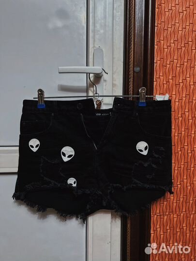 Шорты джинсовые с нло 42 44 cropp черная