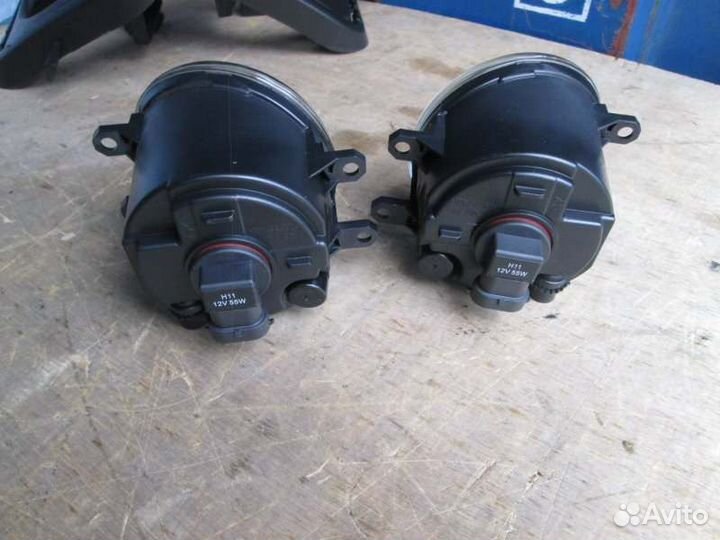 Туманка Toyota Aqua NHP10