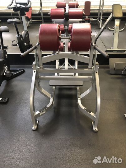 Тренажер гиперэкстензия Hammer Strength