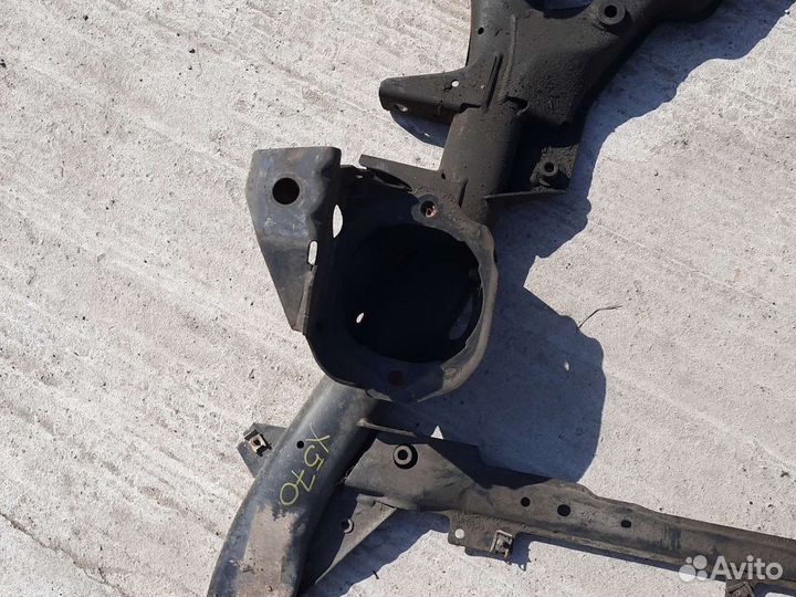 Подрамник двигателя BMW X5 E70