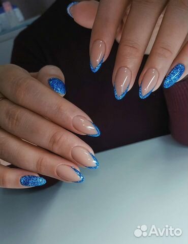 Маникюр в салоне