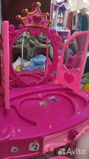 Детский туалетный столик