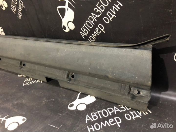 Накладка порога передняя левая Volvo S60 2.5L